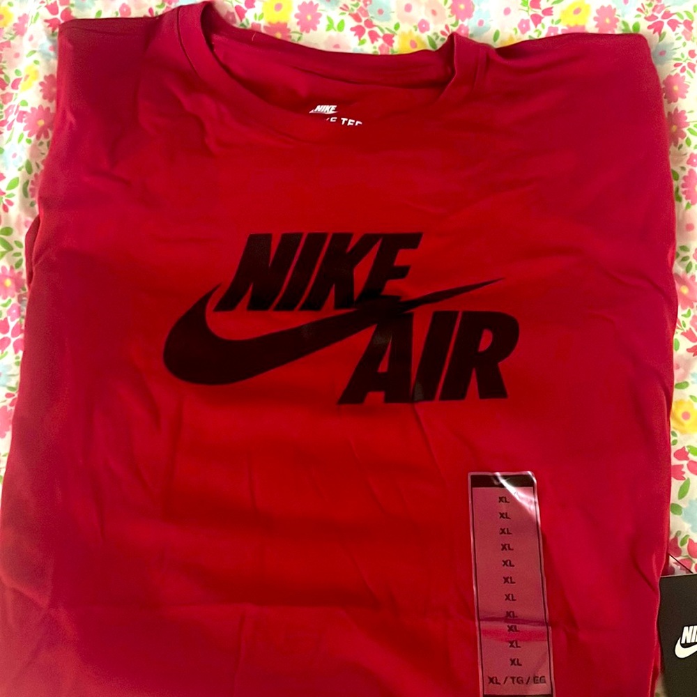 Nike t shirt, brand new!!!!:)))